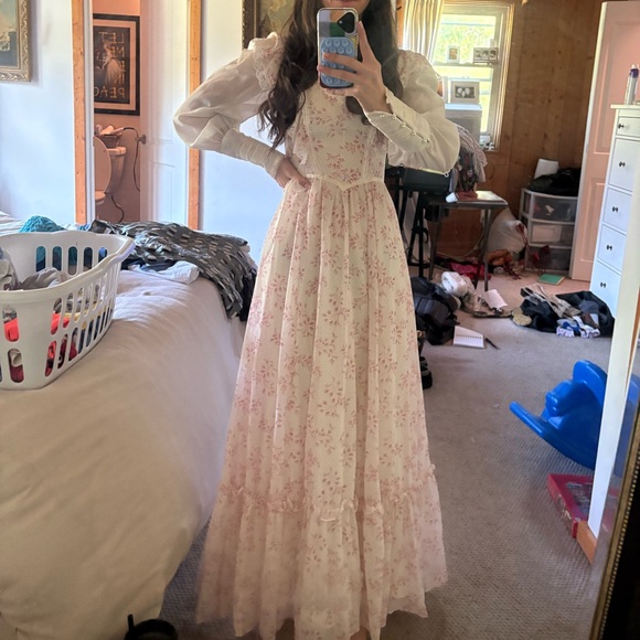 Gunne Sax Cream and Pink Floral Dress - Picture 1 of 12